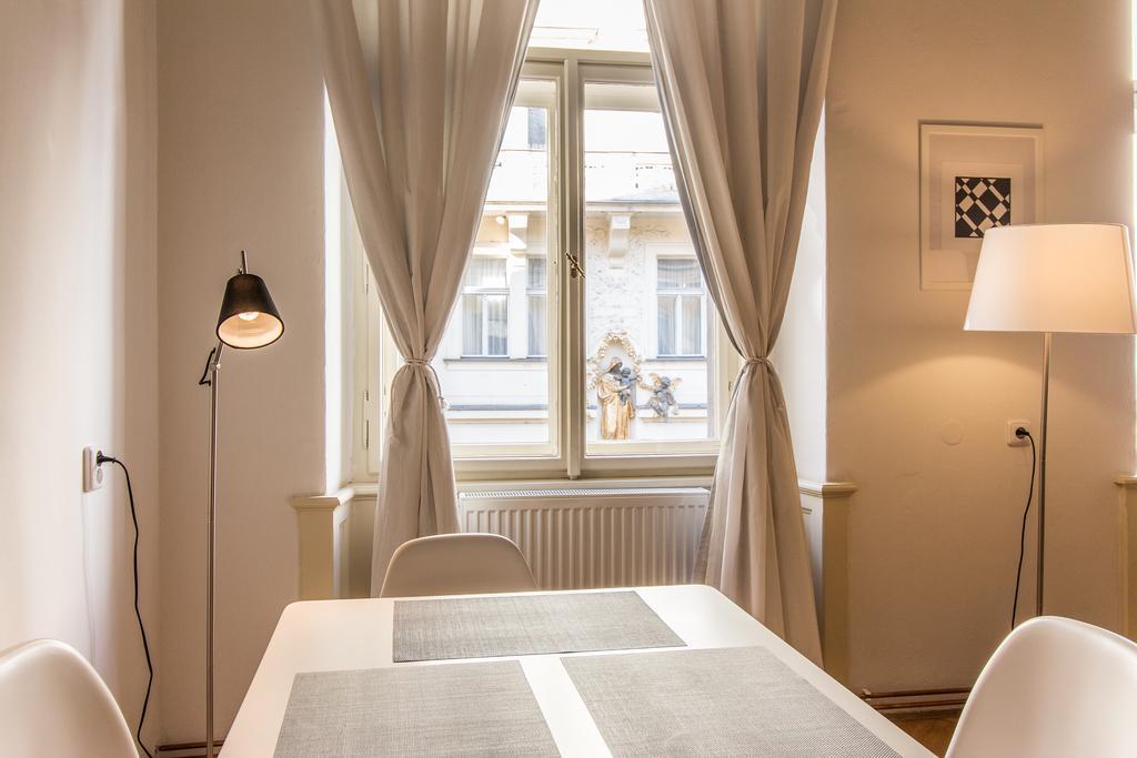 Mighty Prague Apartments Truhlarska Екстериор снимка