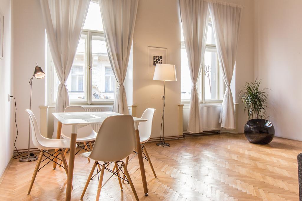Mighty Prague Apartments Truhlarska Екстериор снимка