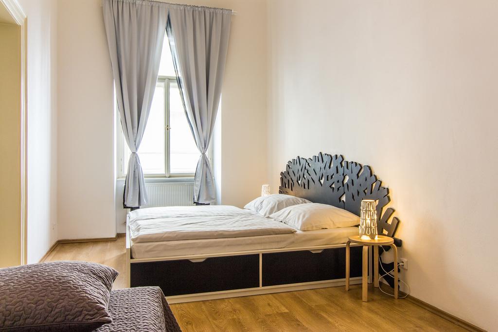 Mighty Prague Apartments Truhlarska Екстериор снимка