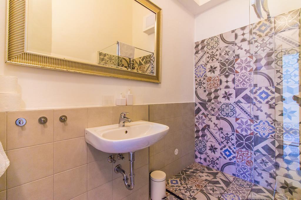 Mighty Prague Apartments Truhlarska Екстериор снимка