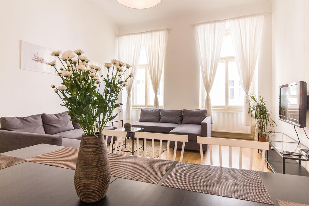 Mighty Prague Apartments Truhlarska Екстериор снимка